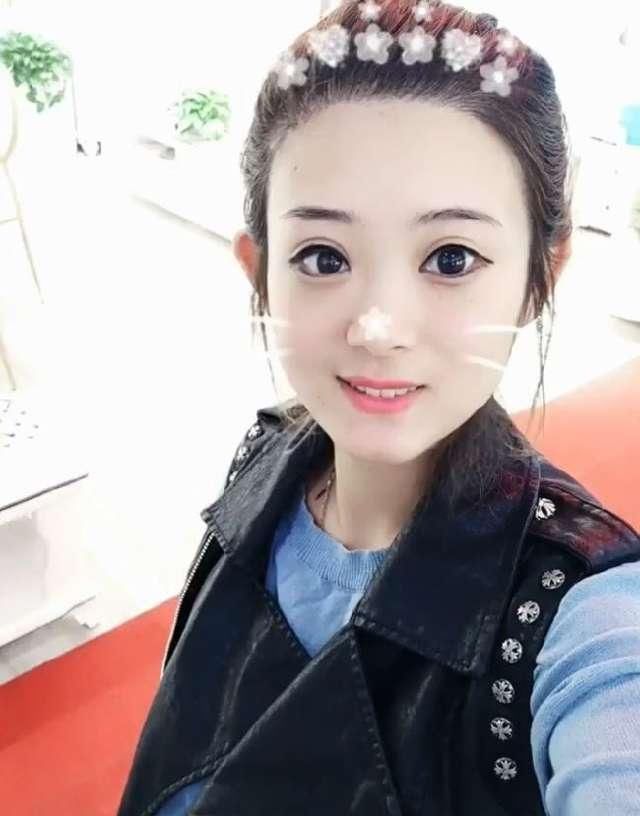 赵丽颖失散多年的姐妹终于找到了,这人还是快