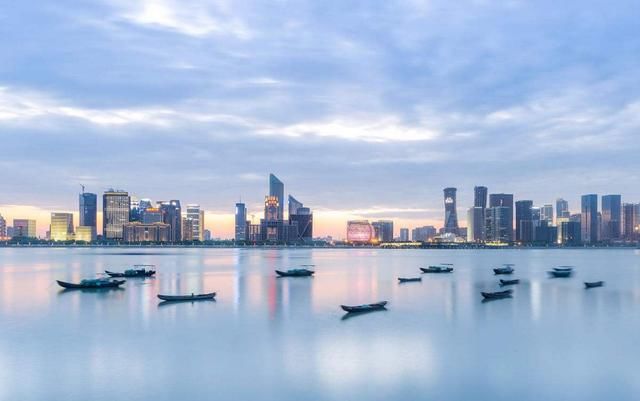 成都、武汉、杭州、南京2018年1-4月经济数据