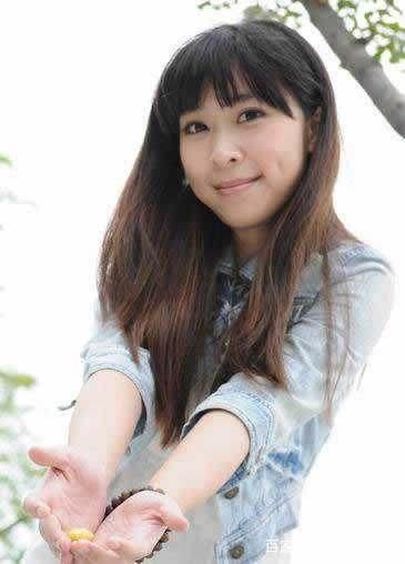 top9,小米   主持过2013年的英雄联盟职业赛,所属plu娱乐传媒,作朴行