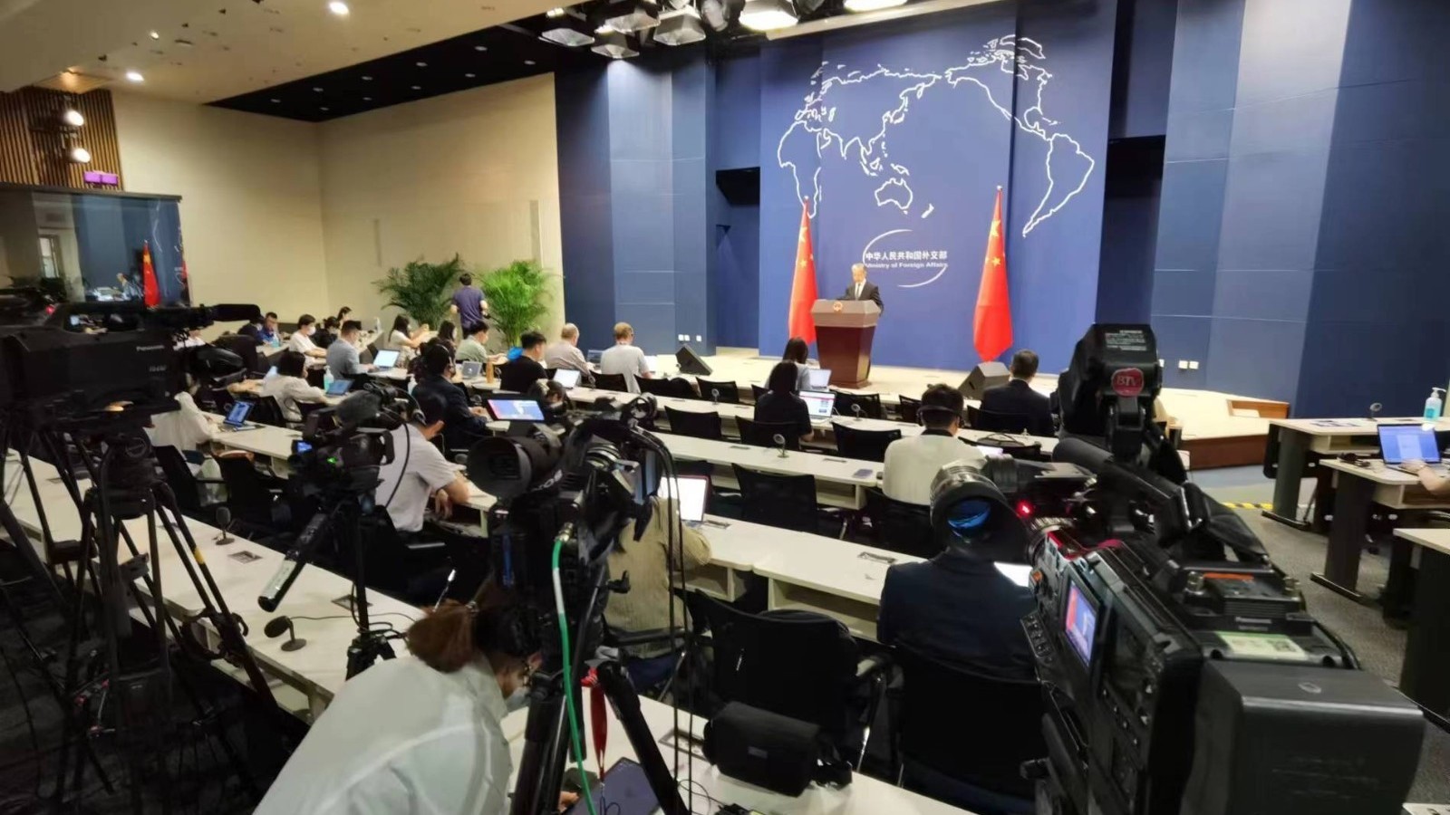 外交部:中方坚决反对建交国与台湾开展任何形式的军事联系 外交部:中方坚决反对建交国与台湾开展任何形式的军事联系