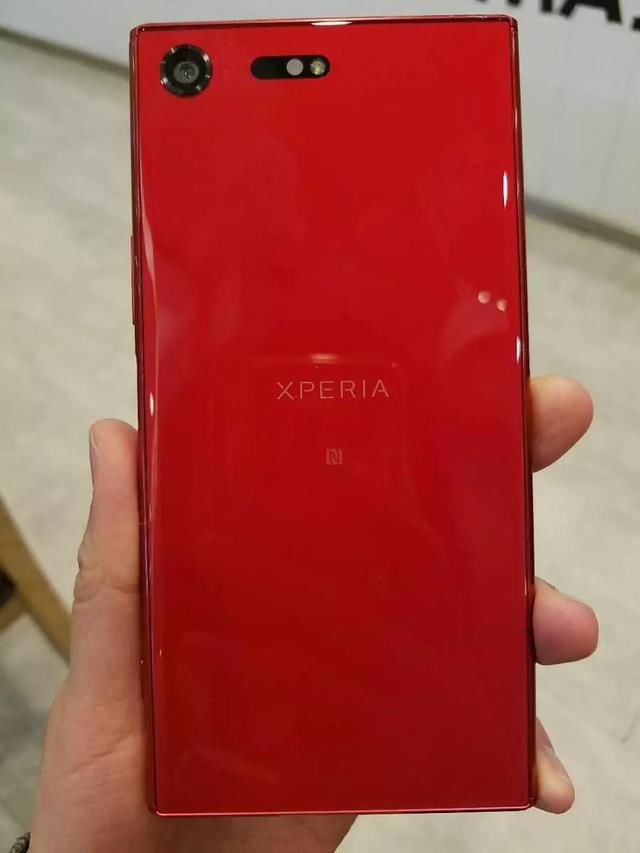 朋友从淘宝买回来的索尼Xperia XZ港行版,感觉
