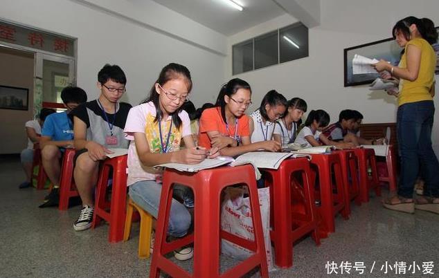 家长联名要求老师补课,校长坚决不批,家长太失