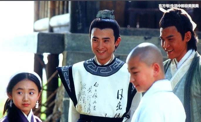 还记得《少年包青天》里的芳芳吗?走红后却退