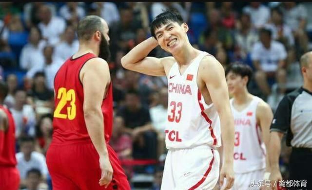 今日直播:男篮蓝队VS乌克兰 红蓝两队隔空PK