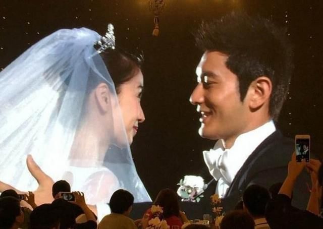 Baby杨颖外出工作,用手机遥控指挥老公,黄晓明