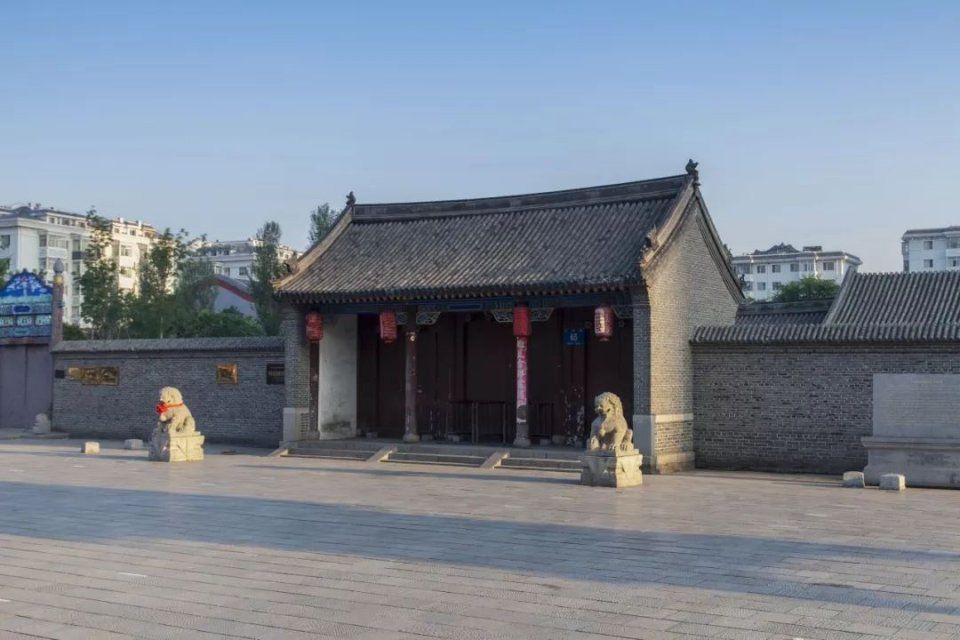 哈尔滨关道也叫滨江关道衙门,俗称道台府,是哈尔滨当时最高级别行政