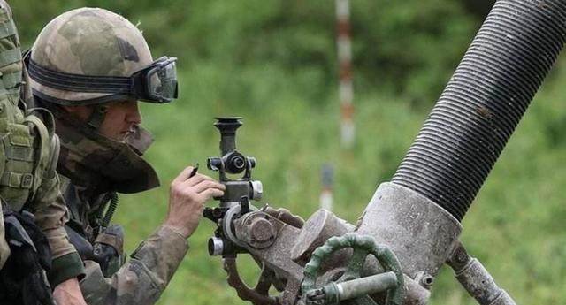 这种迫击炮口径只有120毫米,可威力却丝毫不逊