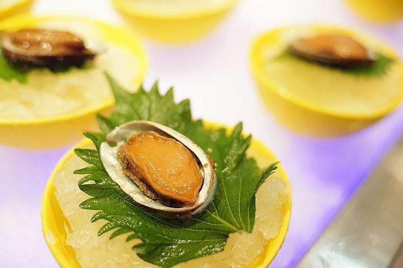 超逼格!厦门这家海鲜姿造自助餐帝王蟹榴莲龙