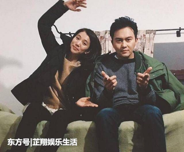 看了张智霖年轻时青涩旧照,才知道他为何能迷