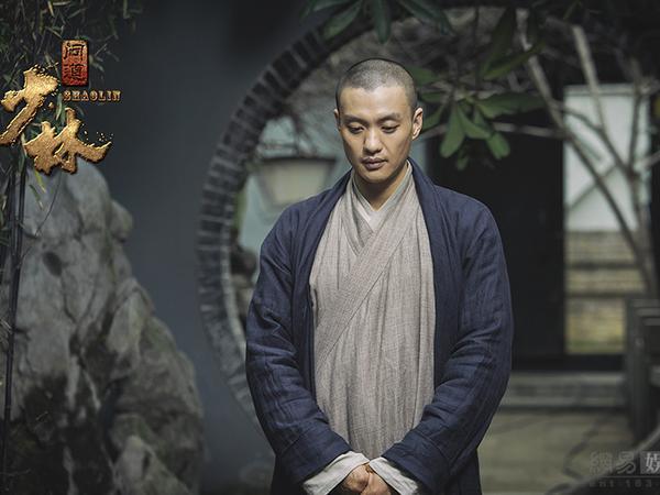 实力派小生周一围最近一改低调本性,横跨电视剧,电影,综艺"三栖"变身"