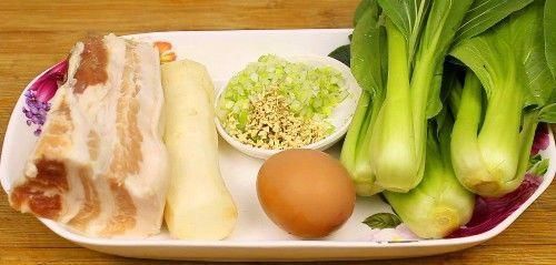 红烧狮子头也叫四喜丸子,很多人都吃过,但叫法