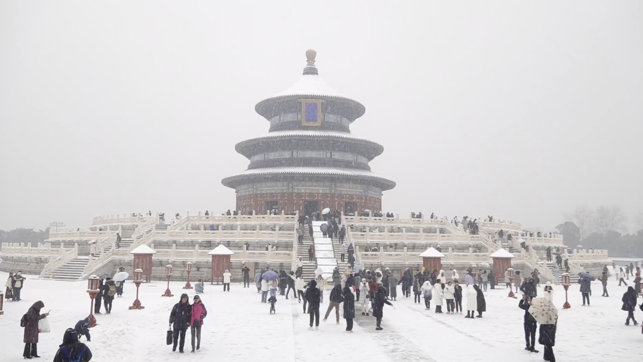 雪落中轴,一眼万年。天坛钟鼓楼如诗如画,氛围感拉满! 雪落中轴,一眼万年。天坛钟鼓楼如诗如画,氛围感拉满!