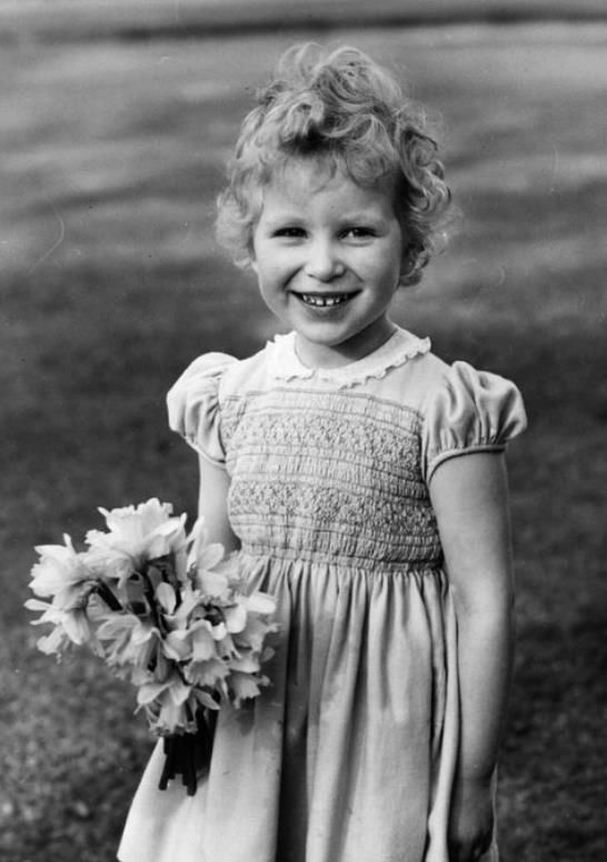 安妮公主、戴安娜、凯特小时候照,各英国王室