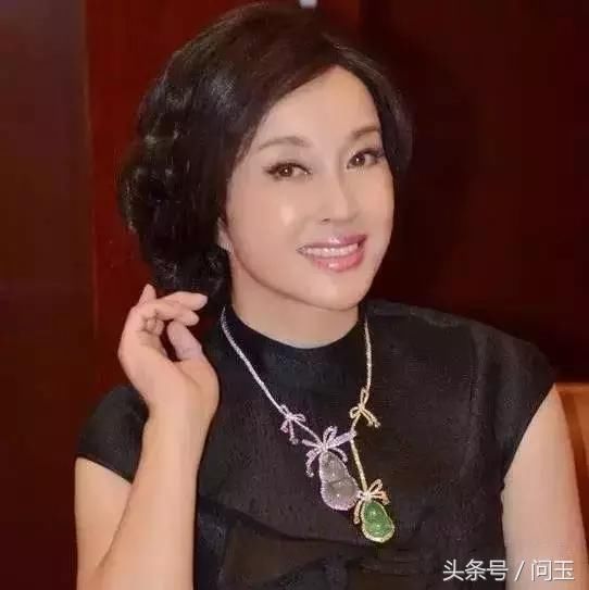 刘晓庆的翡翠价值102亿?盘点一下那些喜欢收