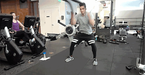 新手以减脂为目的健身,怎么制定健身房训练周