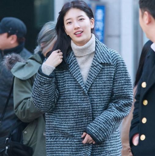 国民初恋秀智的冬日穿搭,学会了你也是韩剧女