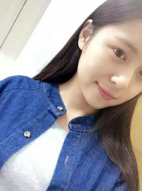 【脸的两边长痘痘是怎么回事】熬夜长痘痘最快