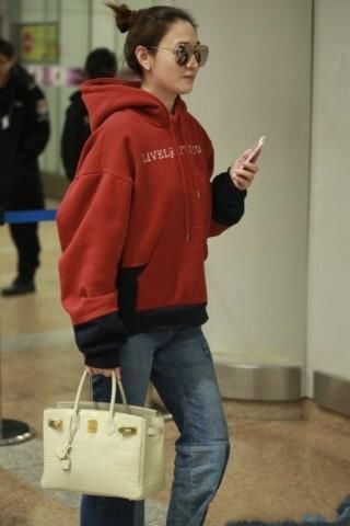 李小冉穿这条牛仔裤居然是缝上去的,网友:白白