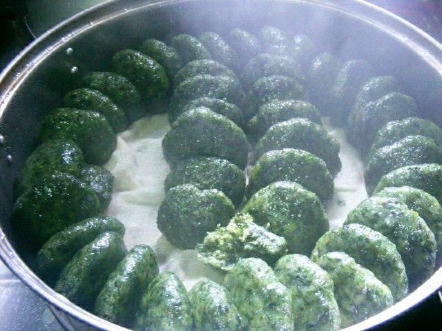 毒草当野菜,吃完艾蒿糍粑,一家四口入院抢救!