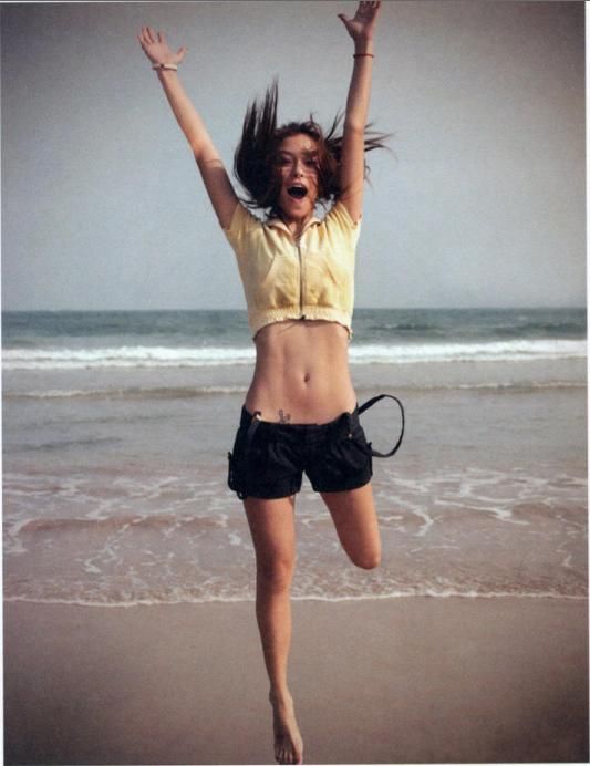 当看完baby的老照片,就知道黄晓明为什么爱她了,背影都那么迷人