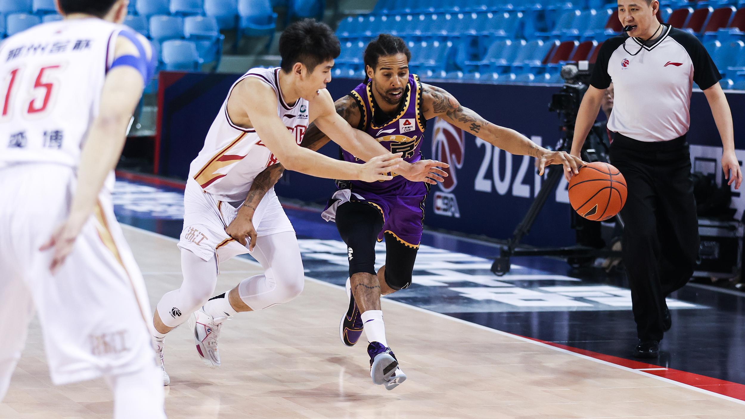 好汉难敌“群狼”！北控男篮与浙江缠斗整场 实力不济遭连败