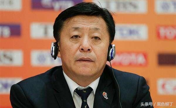 足协赢了?上港亚冠比赛中的伊朗裁判被撤下,换