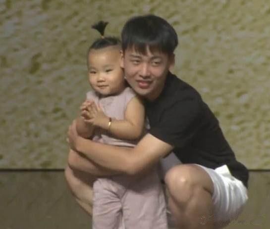 揭秘郭德纲两段婚史两儿子,二婚妻子王惠不到