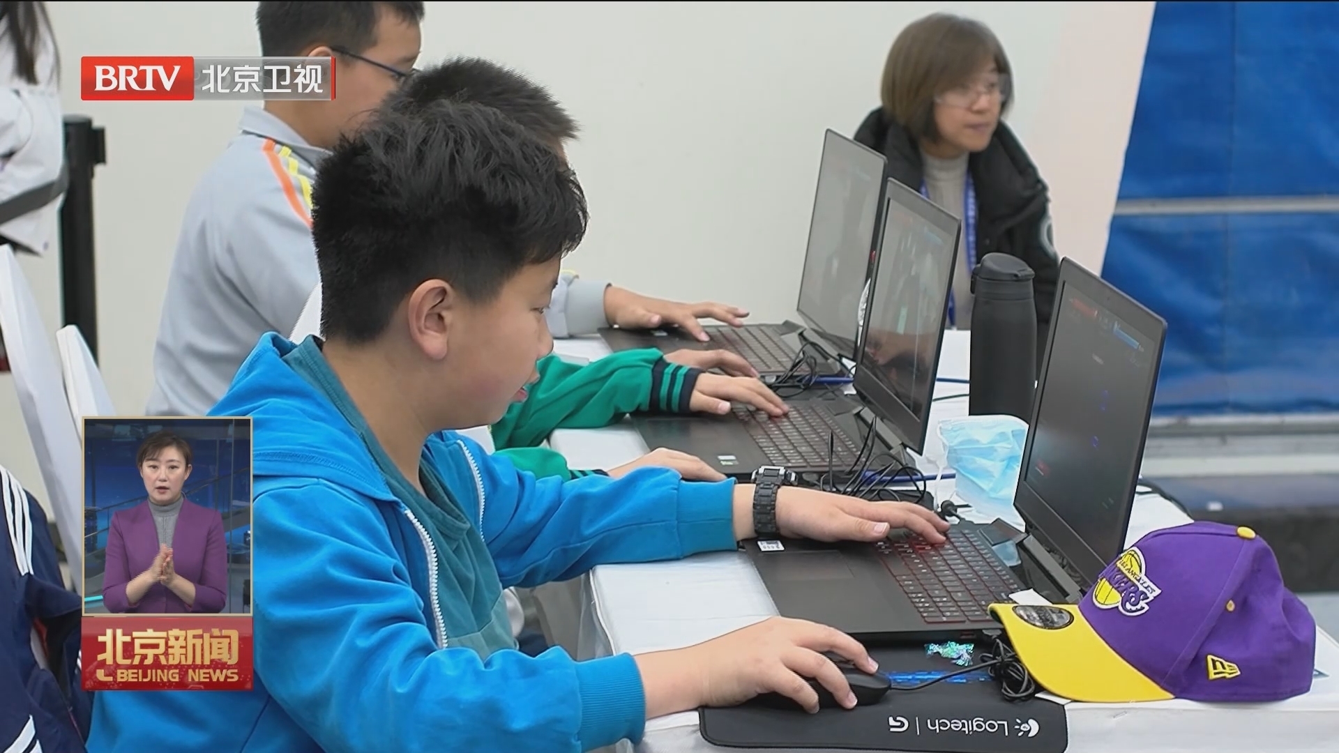 第42届北京学生科技节启动 中小学生“创客”科技节上显身手