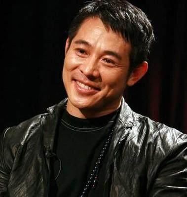 中国国籍是世界上最难入的,看看李连杰成龙就