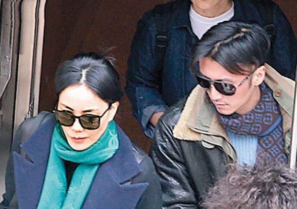 记者问窦靖童怎么称呼谢霆锋,窦靖童的高情商