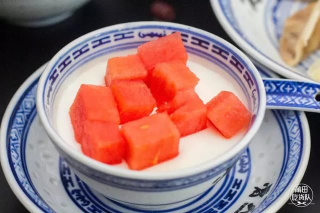 凭一碗姜撞奶在莆田爆红,排队两小时只为它!