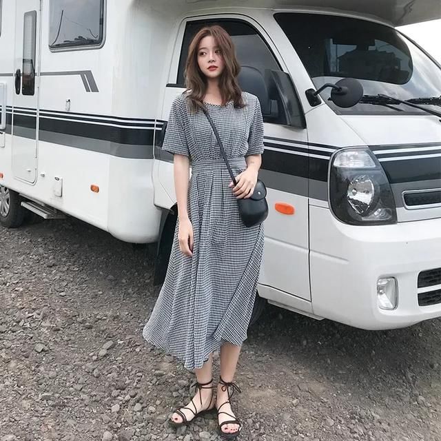 夏季一字扣凉鞋穿搭,超干净清爽有仙气,穿出不