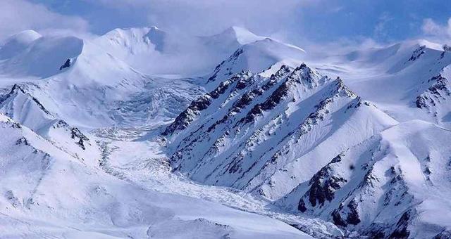 乌鲁木齐本月有望开通南山至一号冰川、博格达峰两条低空航线
