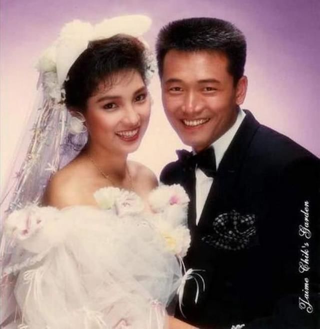他们是恩爱了28年,如今60岁老公还很帅,小4岁老婆变得认不出