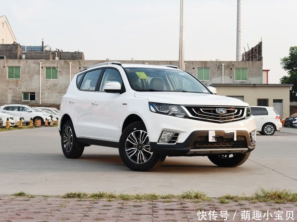 买宝骏530后悔了!这台国产车,外观不输VV5,不
