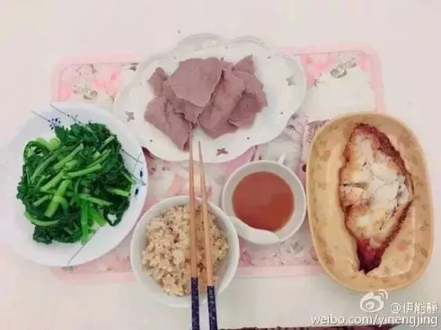 何洁3个月瘦了30斤,除了水煮菜她还做了啥?