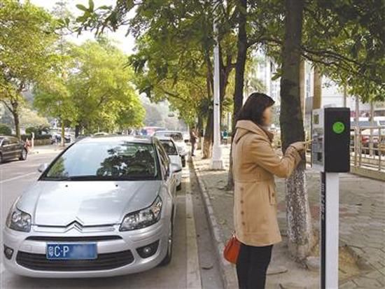 高铁站停车十天被收千元停车费不冤,看珠海路