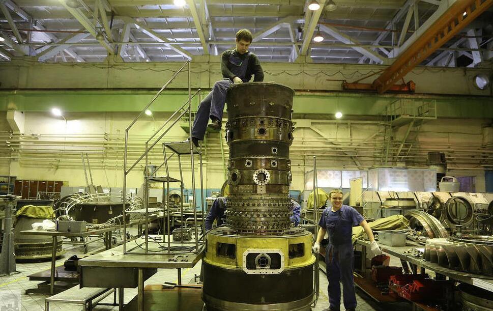 这里的工人都身怀绝技。