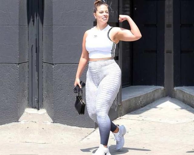 模爱健身,身材傲人曲线美,网友:彰显欧美女人丰