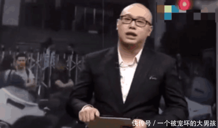 男子骑摩托到禁摩区被交警扣车, 怒将交警告