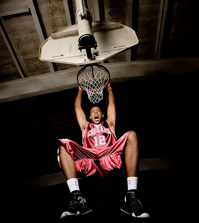 1988年7月21日，小乔丹出生在休斯敦。高中前三年（美国高中四年制），小乔丹就读于主教高中，高二赛季场均15分12篮板4盖帽，高三场均16.5分14篮板7盖帽。