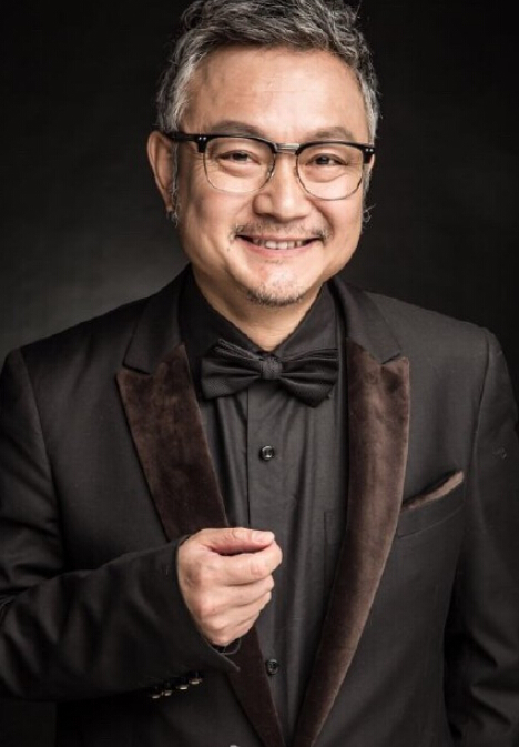 贾宝玉都53岁了!欧阳奋强晒年轻时对比照 贾宝玉都53岁了!欧阳奋强晒年轻时对比照