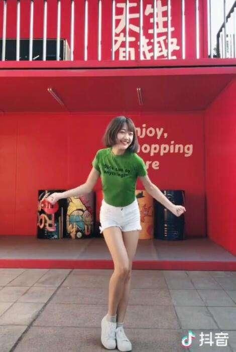 抖音5大长腿女神,温婉代古拉k只能垫底,最后一