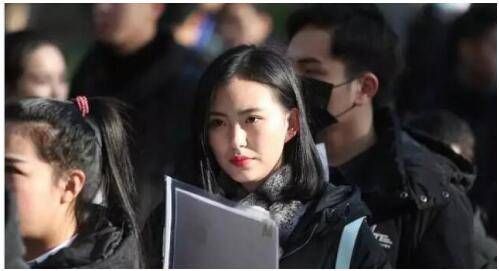 学习播音主持专业,如何选择艺考培训机构