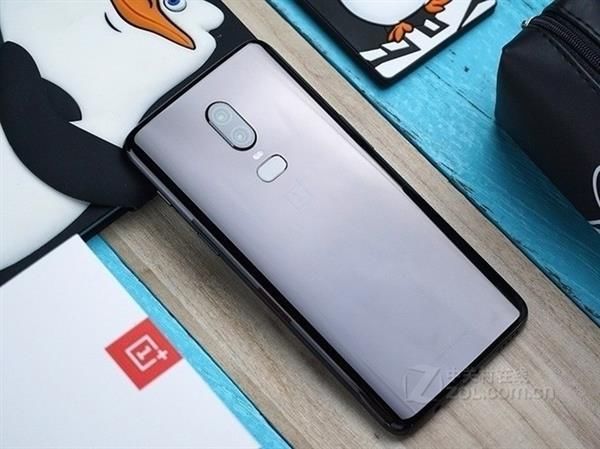 7月份什么手机最值得买?FindX 荣耀Play 一加