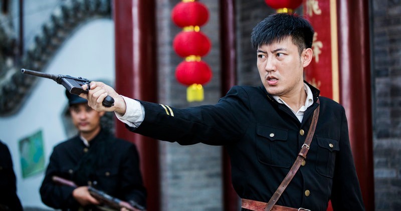 《小妮扛枪》热拍 丁冠中饰演双面人生弃暗投