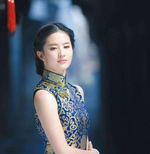 女星旗袍照PK,刘亦菲只能垫底,第一名无法超越