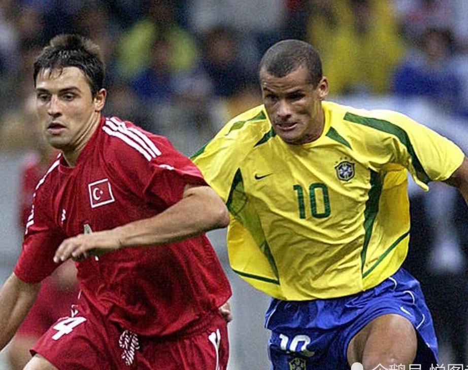 拥有三R组合02年的巴西队 当年是不是神一般
