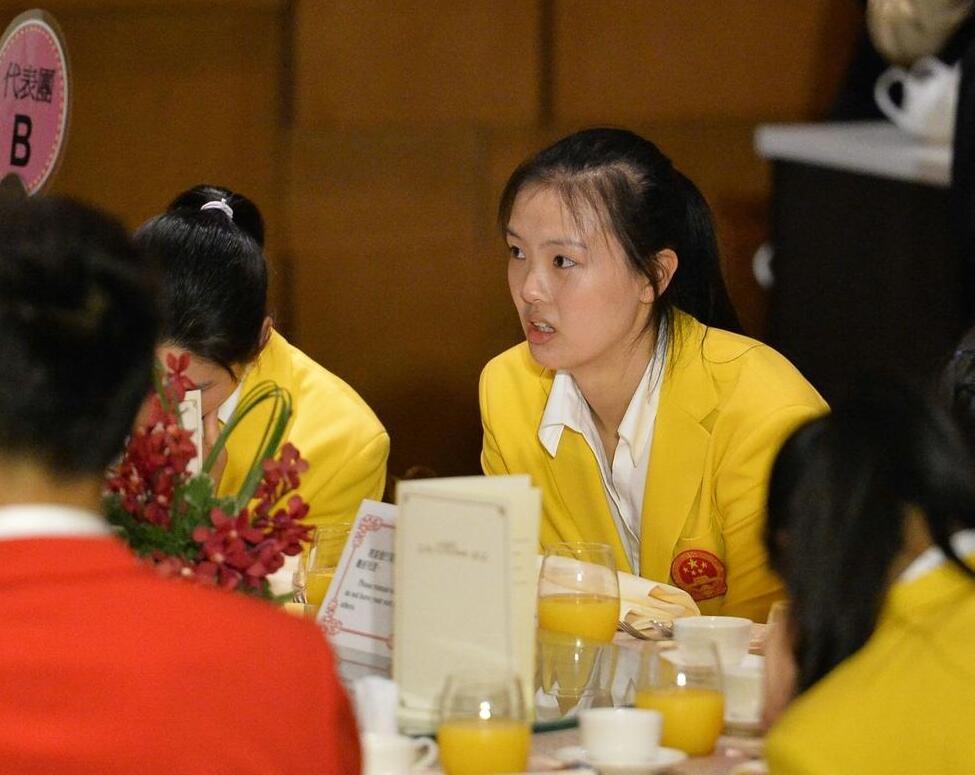 张常宁参加晚宴