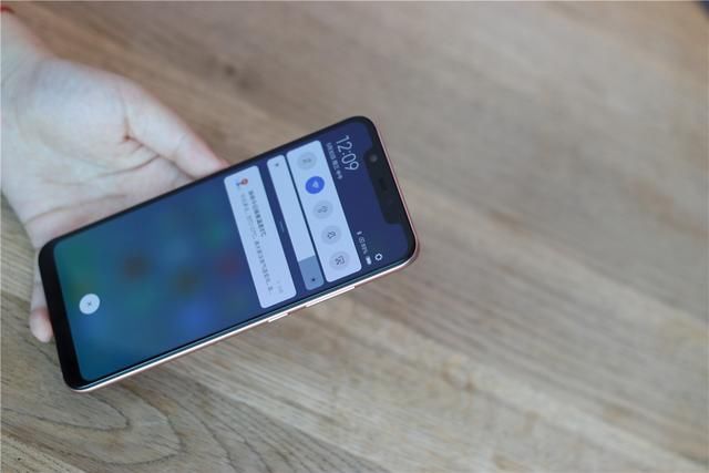 吃鸡效果秒杀iPhone X,小米8的骁龙845为什么